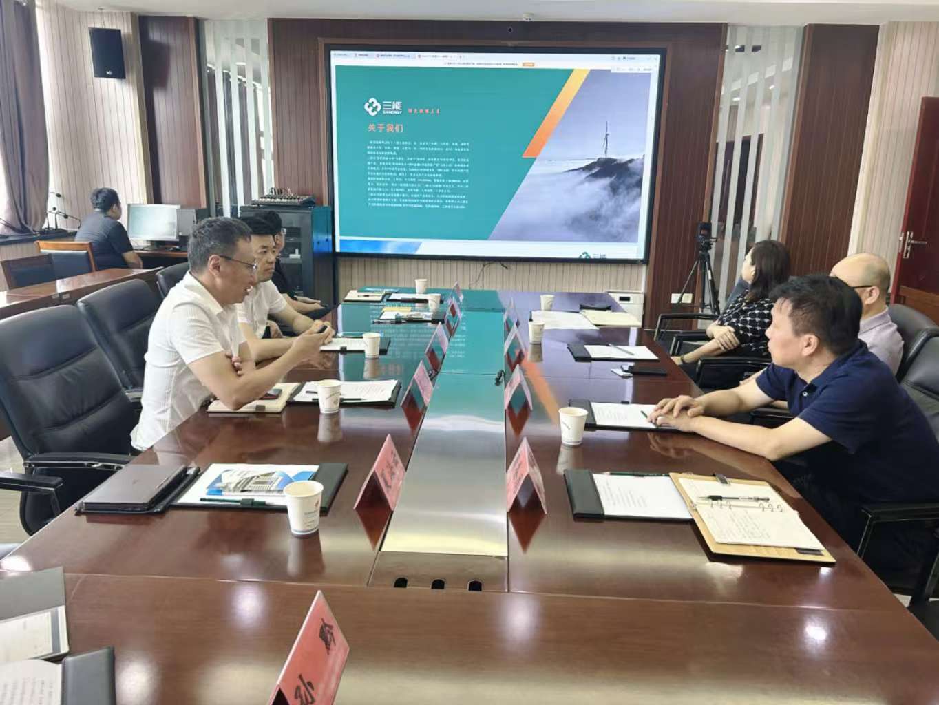 公司應(yīng)邀拜會昌吉回族自治州人民政府